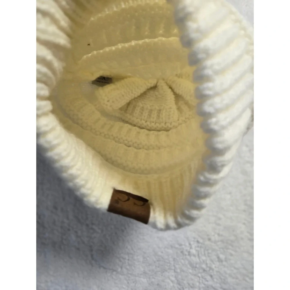 CC Beanie Womens Cream White Cable Knit Skull Cap Winter Hat One Size Ribbed